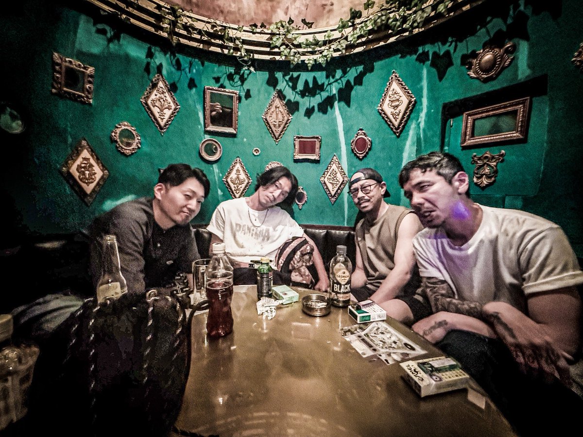 junchi_1102's tweet photo. 6/21
shibuya rubyroom
LETTERS TO YOU久しぶりのchasedownアコライブでした。
大盛り上がり大合唱!!
楽しかったなぁ
また遊びましょ
#chasedown
#shibuyarubyroom https://t.co/9sc3RanJVd