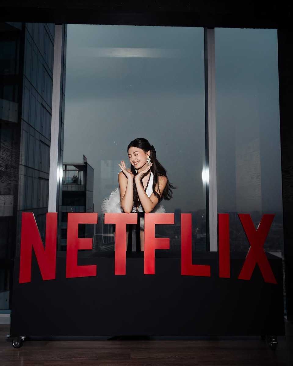 🎶 Pretty Little Baby ♪⁠～ #BET has been released globally on <a href="/netflix/">Netflix</a>, so if you haven't watched it yet, go watch it on Netflix 😭♥️