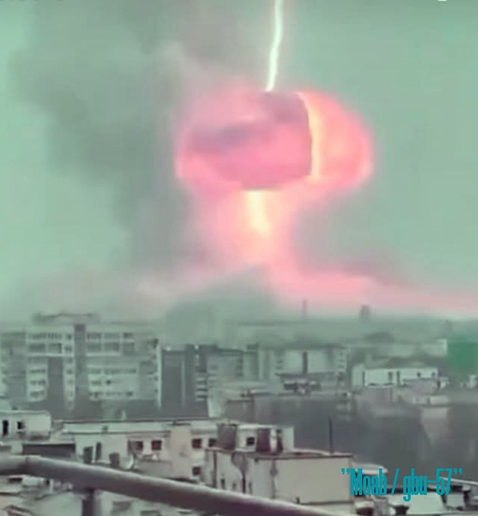 mimar_silivri's tweet photo. NÜKLEER BOMBAMI ATILDI?
ABD'nin #İran 'a attığı #Gbu57b bombasının etkilerine bakınca, #nükleer reaksiyon etkisine benzer bir etki görülüyor. Bomba içinde biraz #nucleer madde olabilir
İşareti:
* Yüksek parlak enerji
* Patlarken yıldırım çakıyor
* Enerji silahı etkisi
#atom #ww3 https://t.co/GKlob1Tv0V