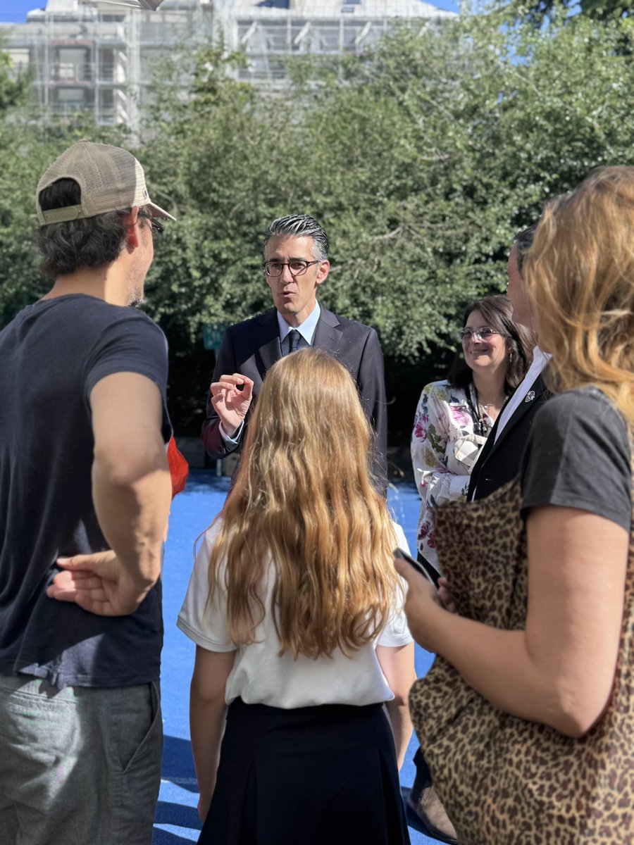 Mairie du XVIe (@mairiedu16) on Twitter photo 🎉 À la kermesse de l’école Lübeck, <a href="/Jeremy_Redler/">Jérémy Redler</a> et <a href="/Nizardisabelle/">Nizard isabelle</a> sont allés à la rencontre des familles et des enfants pour partager ce moment convivial. Merci aux organisateurs, parents et enseignants pour cette belle fête ! 🎉 À la kermesse de l’école Lübeck, <a href="/Jeremy_Redler/">Jérémy Redler</a> et <a href="/Nizardisabelle/">Nizard isabelle</a> sont allés à la rencontre des familles et des enfants pour partager ce moment convivial. Merci aux organisateurs, parents et enseignants pour cette belle fête !