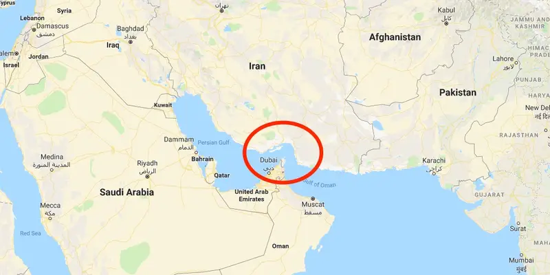 Realview01's tweet image. Last night, U.S. B‑2 stealth bombers struck Iran’s Fordow, Natanz, and Isfahan nuclear sites. This escalates the prospect of Iran disrupting the Strait of Hormuz—a chokepoint just 21 miles wide at its narrowest and responsible for approximately 18–20 million barrels per day, or…