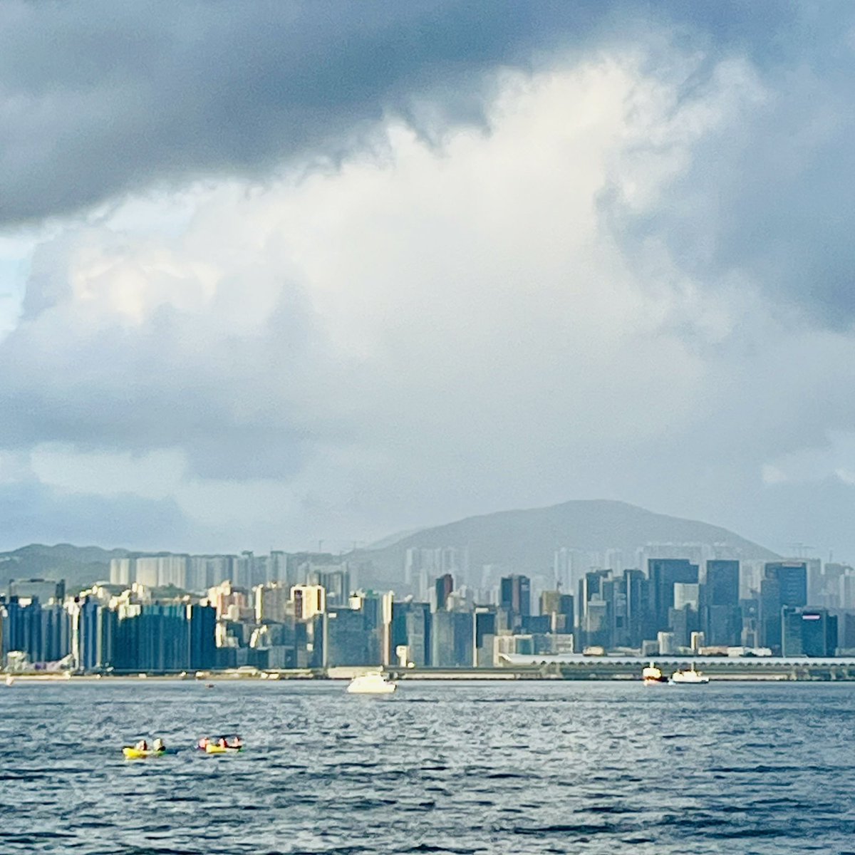 trailnesday's tweet photo. Made it to #sunset after the rain, sun and bonus rainbow #Daily10k #HongKong https://t.co/TRy5eIG4iU