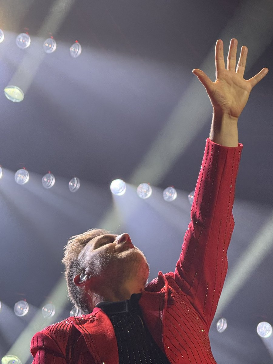 SarahBranney's tweet photo. @@GaryBarlow #posttourblues loved every minute ❤️ https://t.co/LAQqMmxZbe