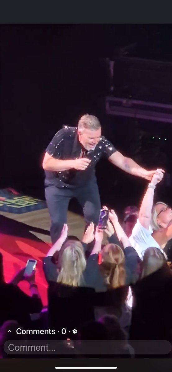 ROCKCHIX2970's tweet photo. @GaryBarlow https://t.co/SmbDU7VbJL