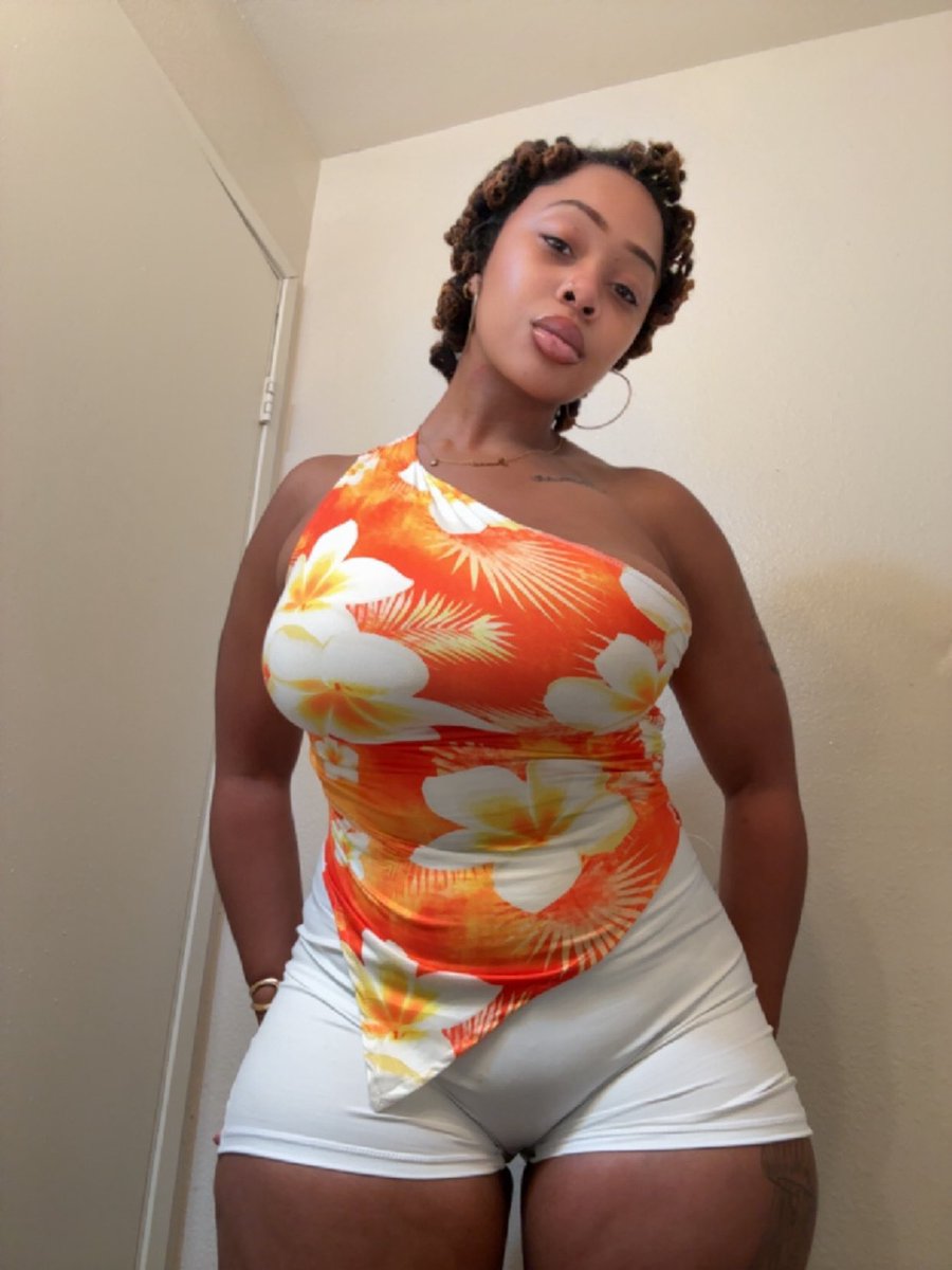 briaananax's tweet image. 🫦