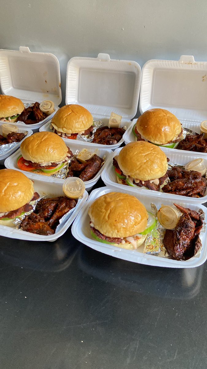 Combo pack of chicken wings, Beef burger and a drink(coconut milk, zobo, tamarind, or pineapple) 

For just 5500
Available today 
📍Gombe
We have few extra packs and this price is just for this week😌Don’t snooze