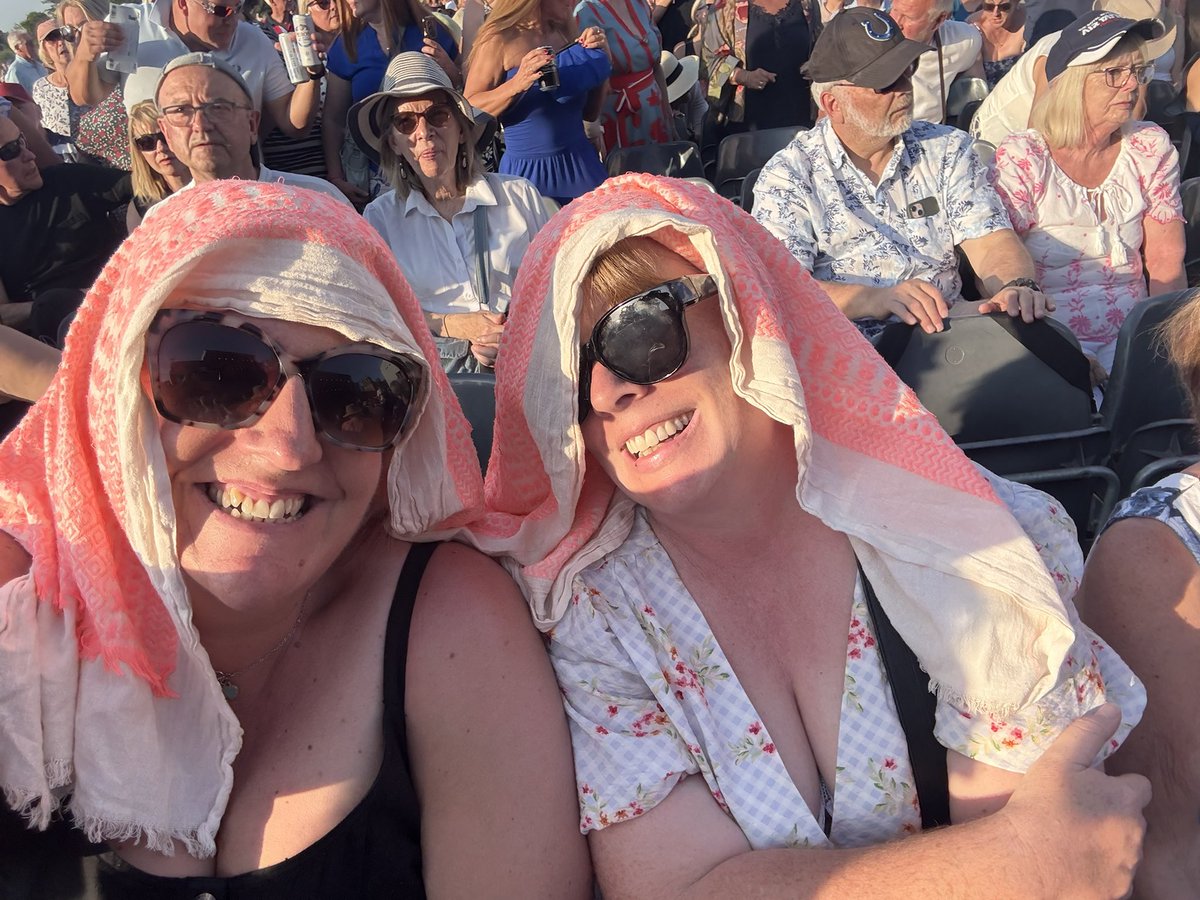 Danielle ⫩ tweet media