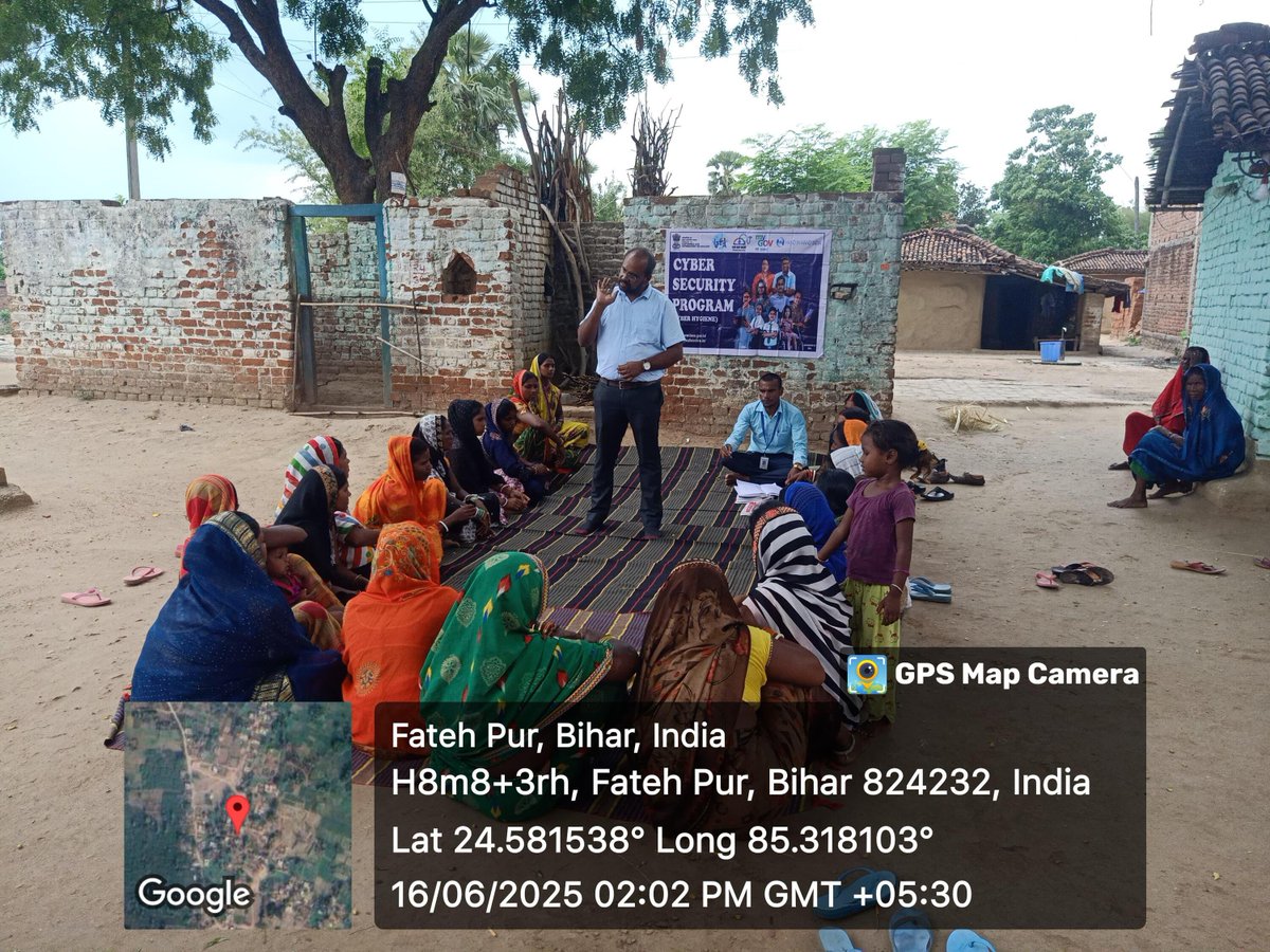 SSOIndia's tweet image. #CyberAwareness
📱 Digital safety in Nawada!
Women took charge of their online security in a powerful cyber awareness session organized by Team Hand in Hand and Cyber Ambassador Ravi Ranjan. 👩‍💻🛡️

#CyberSafeNawada #InfoSecAwareness #DigitalIndia #WomenInCyber #NawadaAwareness…