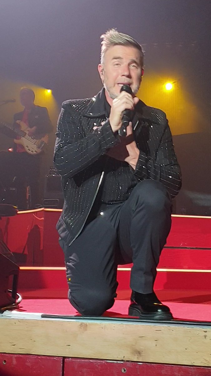 Bramley5Alison's tweet photo. @GaryBarlow Leicester amazing night https://t.co/Th5pK9UhwO
