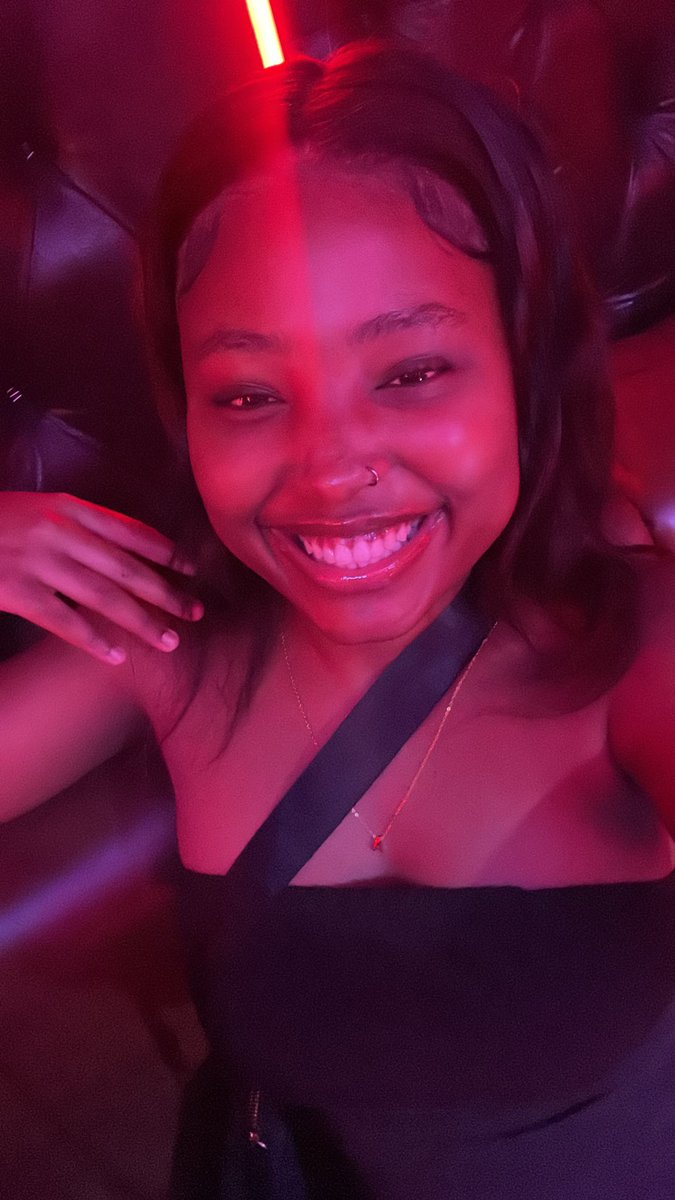 aphiwe_m28's tweet photo. 🫰🏽 https://t.co/tkAjOA5q5z