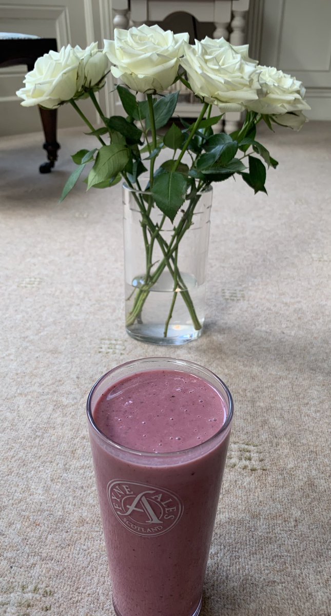 QuintinOliver's tweet image. #ColourMeBeautiful 
I have discovered to secure that lovely red in a smoothie you need raspberries or strawberries (expensive) or beetroot (virtue-signalling) so what’s your guess today, with roses on the side?