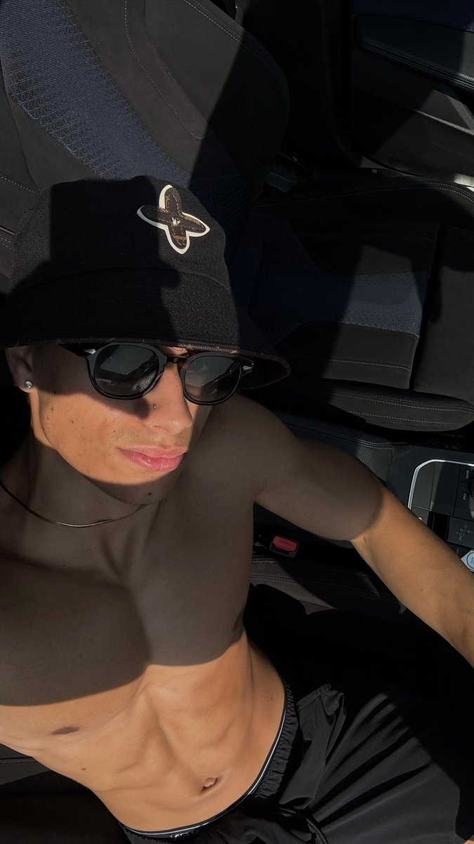 Ti stavo proprio aspettando 😉

OF 🤍💙: onlyfans.com/mattysecret
TELEGRAM 🎁: t.me/+wYqpbW_1Ui40N…