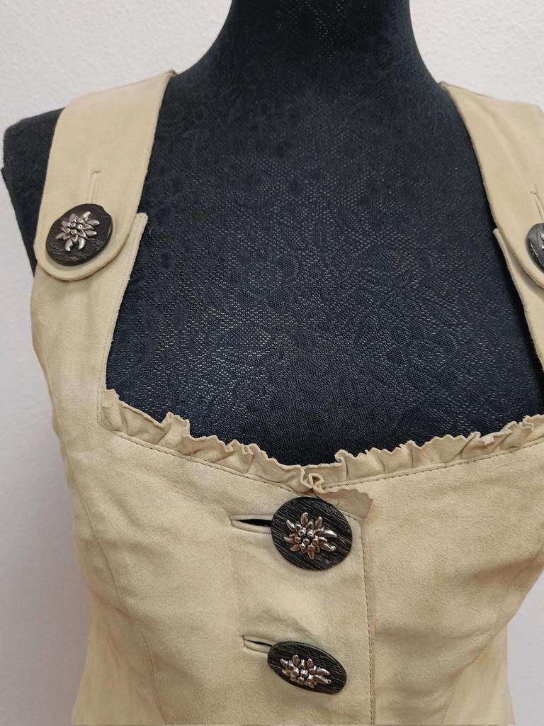 Sale in our #etsystore for our Vintage finds chumbyfashion.etsy.com/listing/189243…