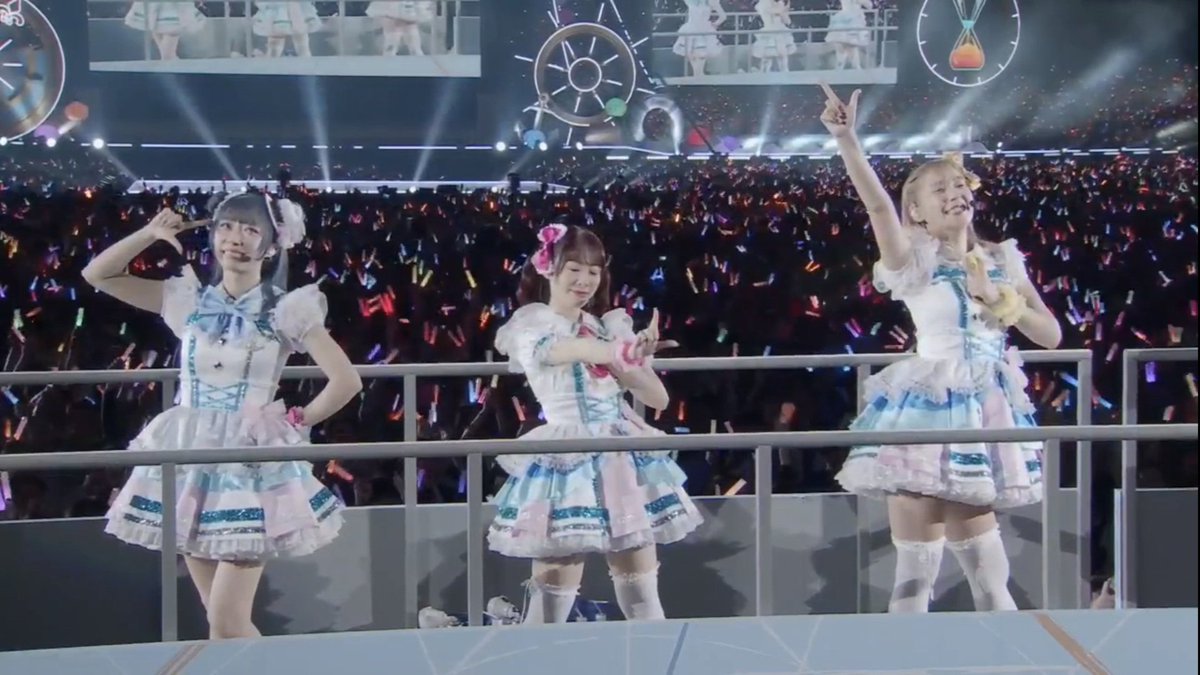 No Context Love Live tweet media