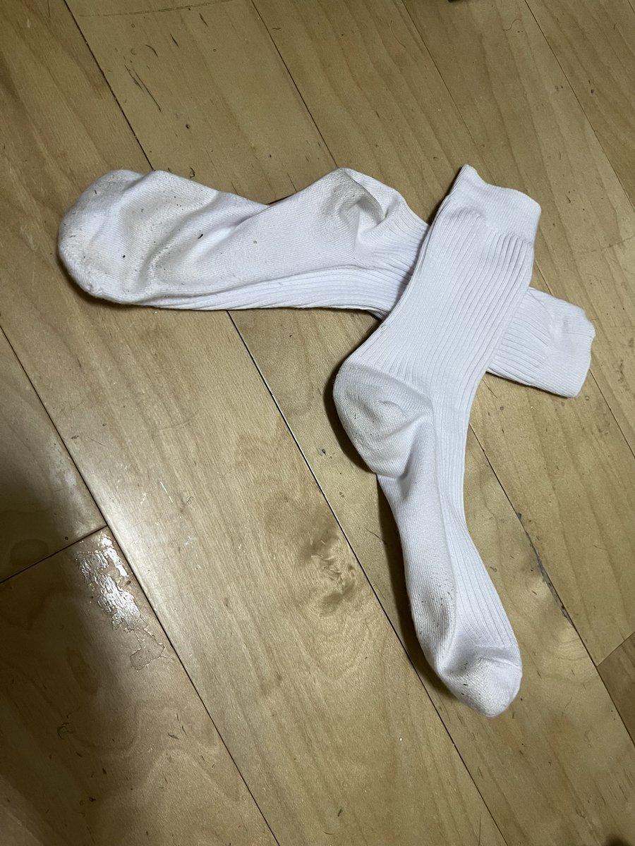 夏天的白襪總是充滿汗水味
但味道濃的白襪總是特別誘人🥵

原味白襪&amp;內褲持續販售中
購買連接：
myship.7-11.com.tw/cart/confirm/G…

也歡迎純贊助管道：
yumu2_0.bobaboba.me