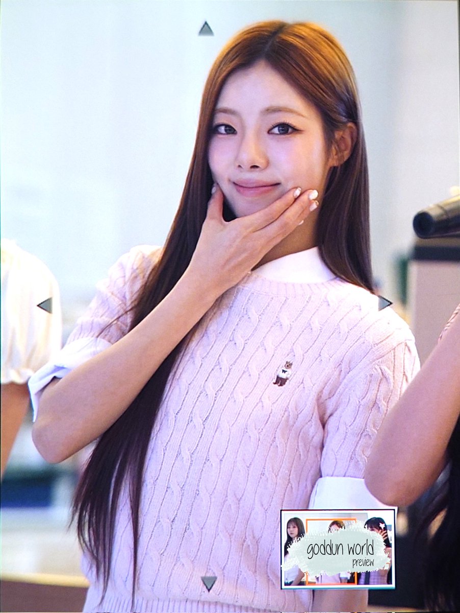 goddunworld0903's tweet image. 250622 플로리데이 프리퓨

#퍼플키스 #PURPLE_KISS #パープルキス
#나고은 #고은 #NAGOEUN #GoEun #ナゴウン
#PLORY #플로리 #4thYearWithPLORY
#PLORY_DAY_PARTY_PLORYLAND 
@RBW_PURPLEKISS