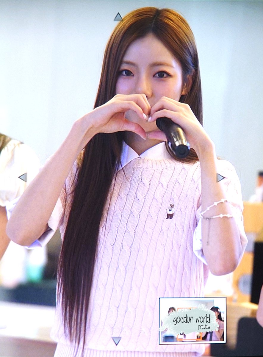 goddunworld0903's tweet image. 250622 플로리데이 프리퓨

#퍼플키스 #PURPLE_KISS #パープルキス
#나고은 #고은 #NAGOEUN #GoEun #ナゴウン
#PLORY #플로리 #4thYearWithPLORY
#PLORY_DAY_PARTY_PLORYLAND 
@RBW_PURPLEKISS