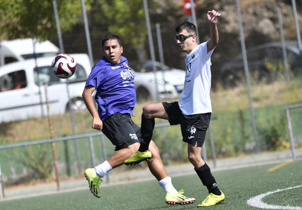 📸¡Algunas imágenes de la primera jornada de competición del programa 𝐈 + 𝐃𝐗𝐓 𝟐𝟎𝟐𝟓 ⚽✅"𝐃𝐞𝐩𝐨𝐫𝐭𝐞 𝐞 𝐢𝐧𝐜𝐥𝐮𝐬𝐢𝐨́𝐧 𝐩𝐚𝐫𝐚 𝐩𝐞𝐫𝐬𝐨𝐧𝐚𝐬 𝐜𝐨𝐧 𝐝𝐢𝐬𝐜𝐚𝐩𝐚𝐜𝐢𝐝𝐚𝐝" que se está celebrando en 📍Plasencia!

🚀Un proyecto pionero de la <a href="/FedExFutbol/">Fexfutbol</a> con el