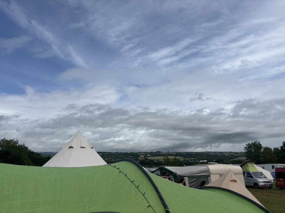 12:45 - Slightly soggy on Sticklinch
#Glastonbury #Weather
