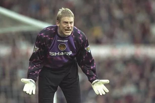 Football90s_'s tweet photo. Goalkeepers wearing jogging bottoms was a wonderful sight 😍👌🏻⚽️

#footballinthe90s #90sfootball #90sfootballshirt #goalkeeping #goalkeepers #goalkeeperlife #footballfans #manchesterunitedfc #chelseafc #coventrycity #leicestercityfc #hungarianfootball #footballshirts https://t.co/xNkEjlSHAH