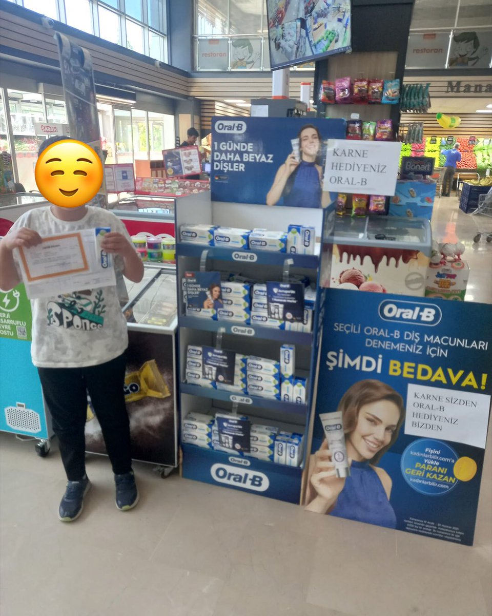 sumergidaas's tweet photo. Karneni getir, hediyeni kap! 🎉
Küçük misafirlerimize karne hediyesi olarak Oral-B diş macunu hediye ettik. Tatilin keyfini sağlıklı gülüşlerle çıkarın! 🦷✨
#KarneHediyesi #OralB #SağlıklıGülüşler #SümerGıda https://t.co/PV0HVvJNAc