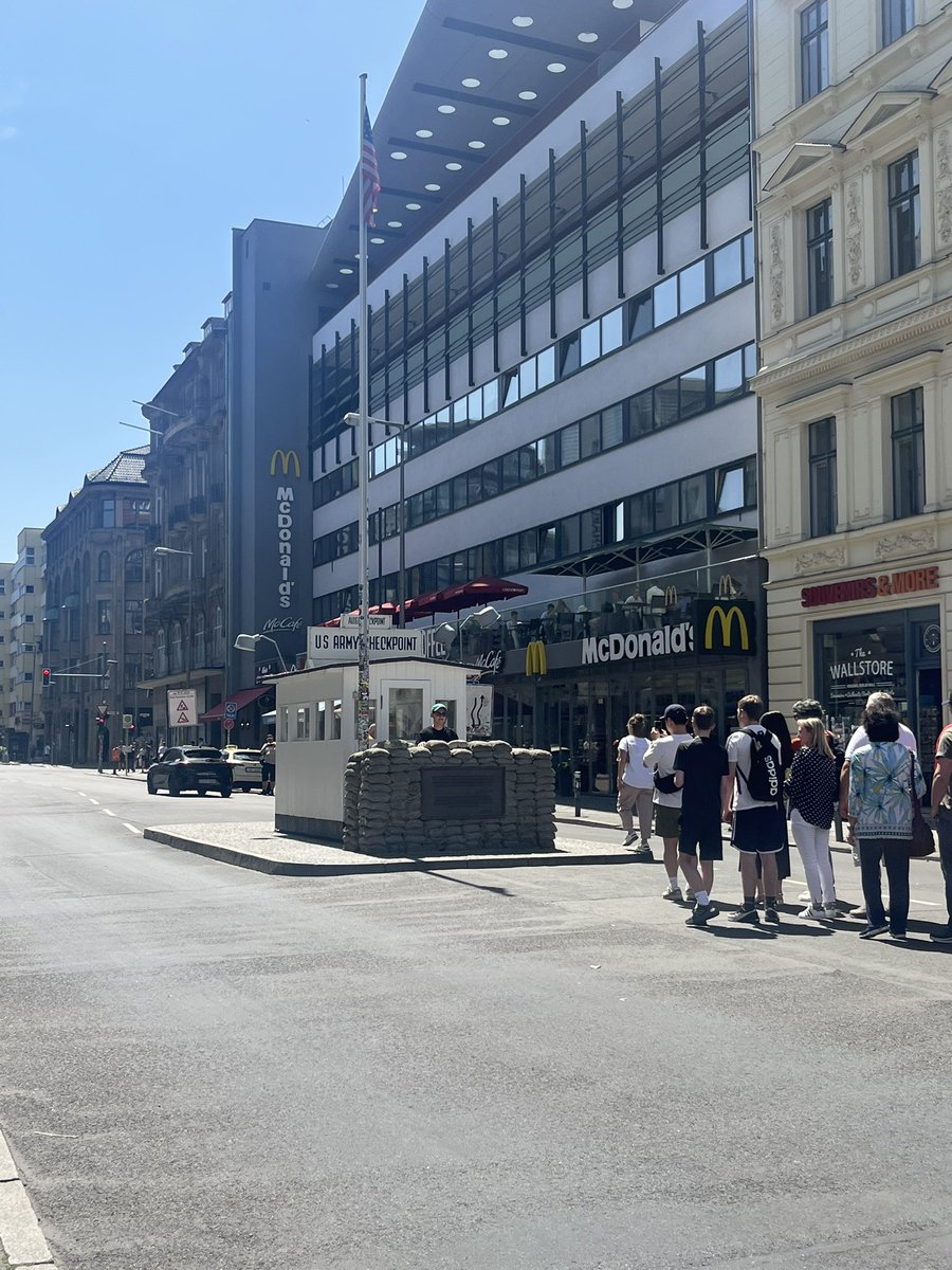 More pics from our walking tour this morning!

We managed to visit the site of Hitler’s Bunker, the Peter Fechter Memorial, Checkpoint Charlie and many more. 

We are now en route to Lane 7 for bowling and mini golf. Wonder who the pros will be🤔 #BerlinGHs