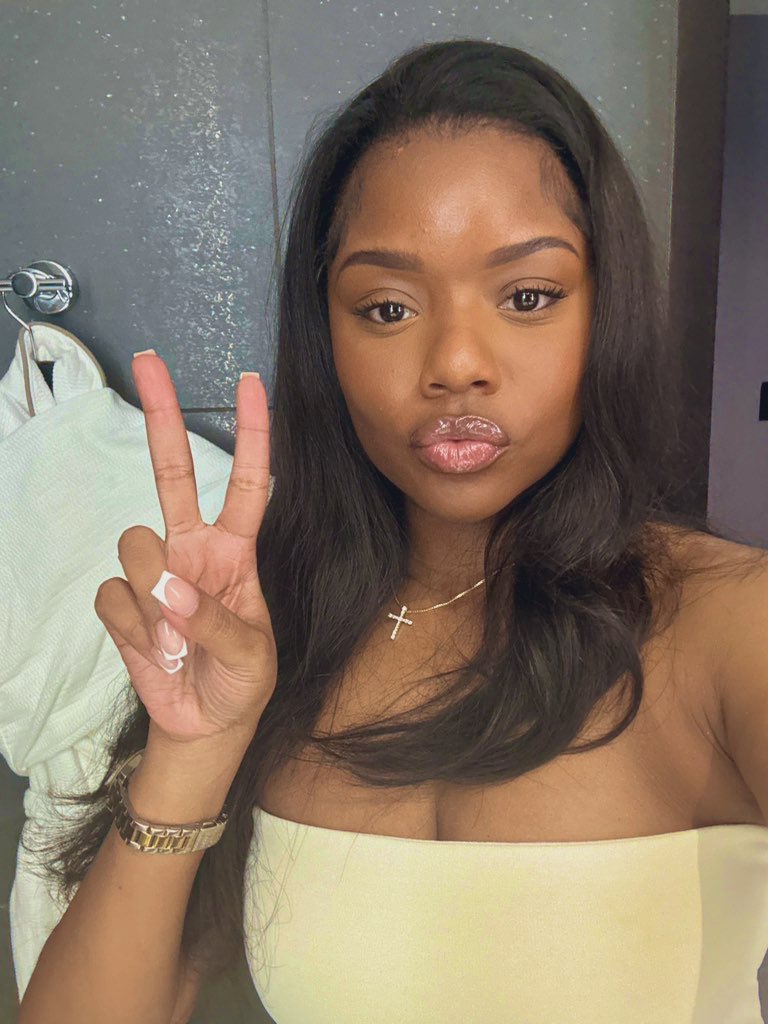 P. Lynn 👑 tweet media
