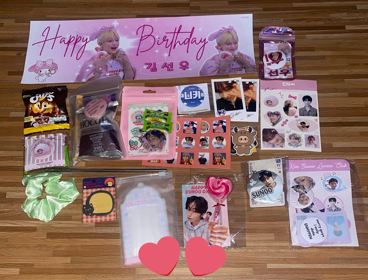xonooya's tweet photo. Terimakasih buat hadiahnyaa, tidak menyangka menang 3 hadiah.. Itu luckydrawnya ternyata yang pulang suamiku sendiriโค๏ธ
Makasih juga sama temen engene semua yang udah mau trade freebies sama akuโค๏ธ
#FoxFilesKimSunoo https://t.co/V8ba2VOZKw