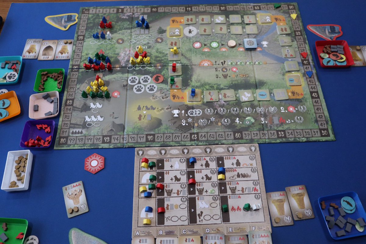 aya_boardgames's tweet photo. 馬高✨
子どもたちと重いゲームも一緒にやりたくて、この前これを教えました😊
2時間くらいかかるけど、ちゃんと理解してできてました❣️
今日、「ボードゲームでもしよっか?」と私が言うと、「馬高やりたい〜」と即答👦
🥇長男、🥈私、🥉次男
楽しかったぁ✨✨
#ボードゲーム　#家族　#馬高 https://t.co/SKzTXFzFXz