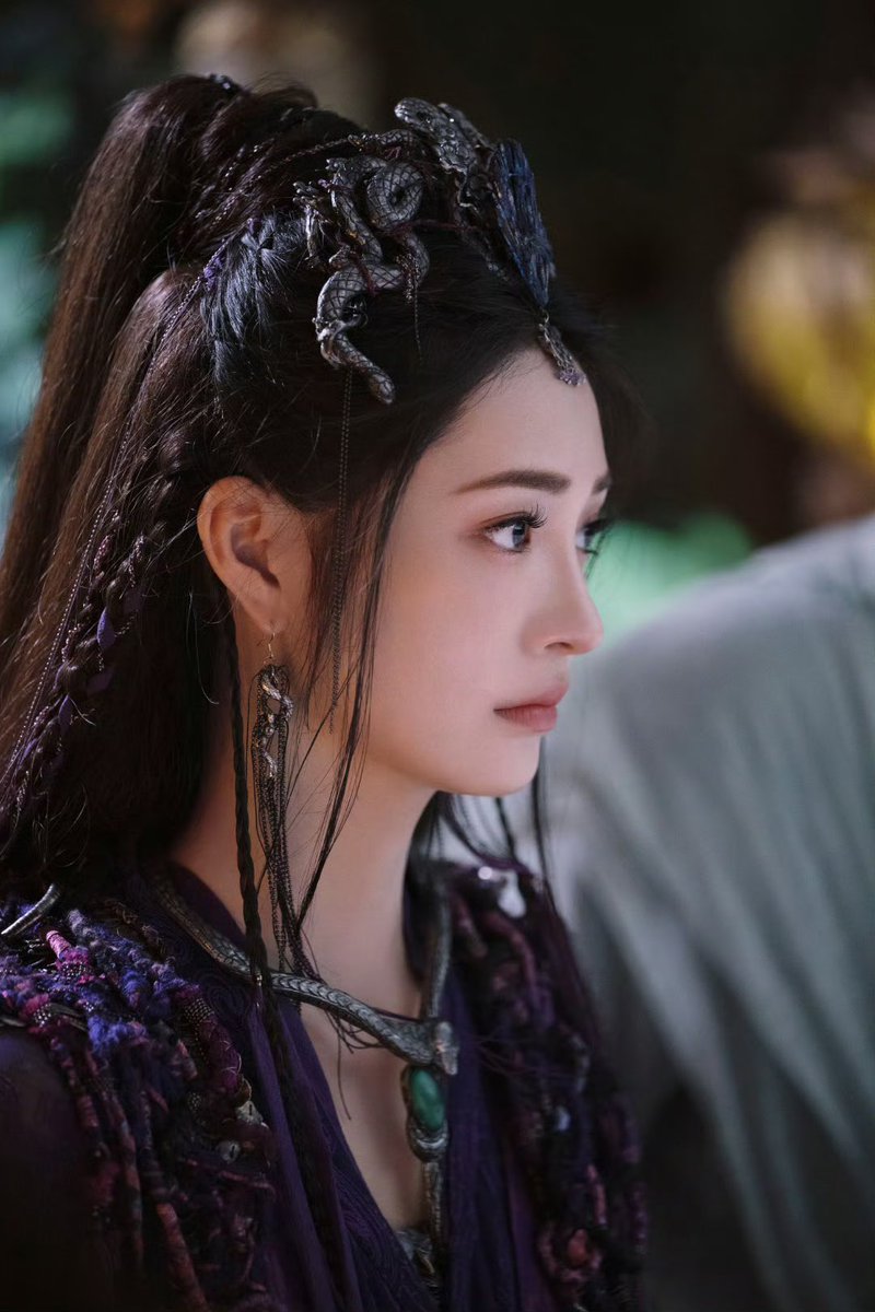 cdrama_update's tweet photo. #ZhouJieqiong's studio shares behind the scenes snaps for #Feud   

#周洁琼 #临江仙 
#เคราะห์สวรรค์ทัณฑ์รัก #โศลกรักใต้เงาแค้น https://t.co/abEfxUkFhB