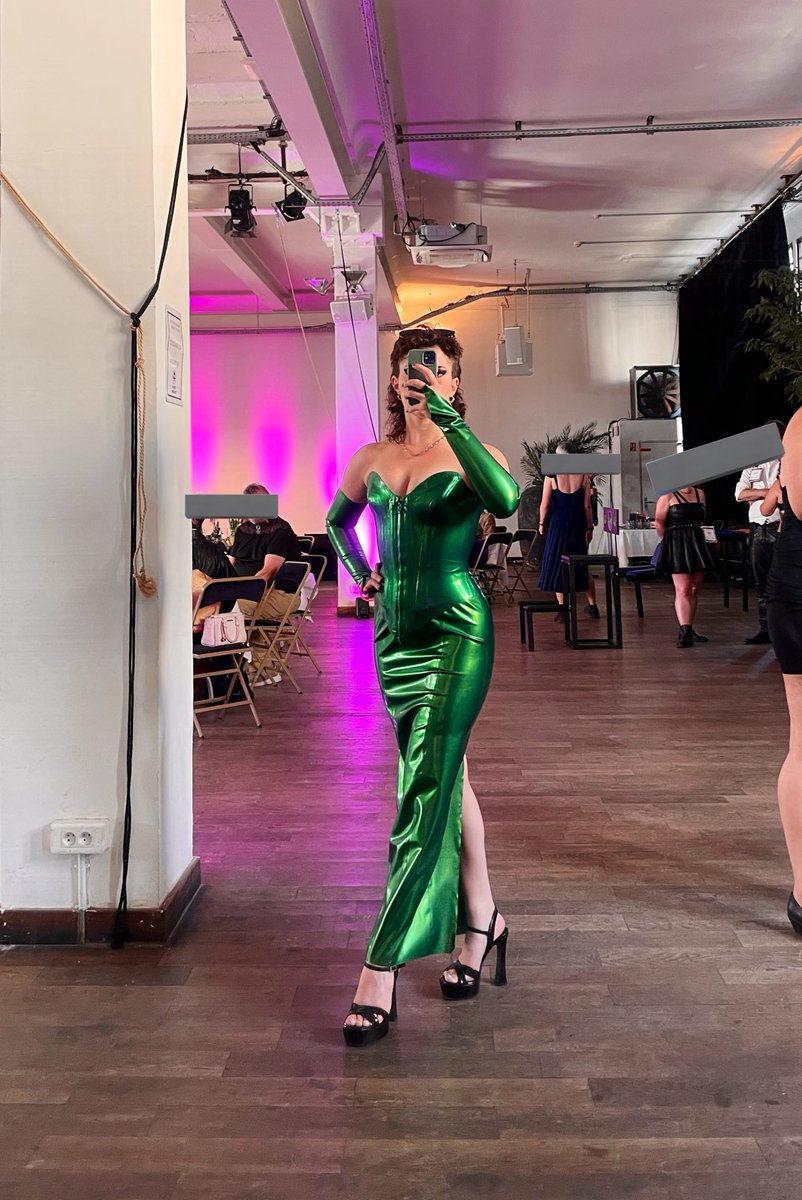 L4tex look for <a href="/FetesDesDames/">France FemDom</a> day 3 🍀