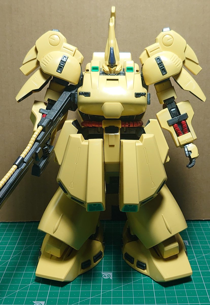 【MGジ・オ】 完成🍊✨️✨️

4ヶ月がんばった✌️
丸みのあるキットは避ける傾向がある自分には苦労しました😱
ジ・オらしい丸みを残して作風を落とし込むのに大苦戦、良い経験になりました🤣
#ジ・オ　#ジ・O