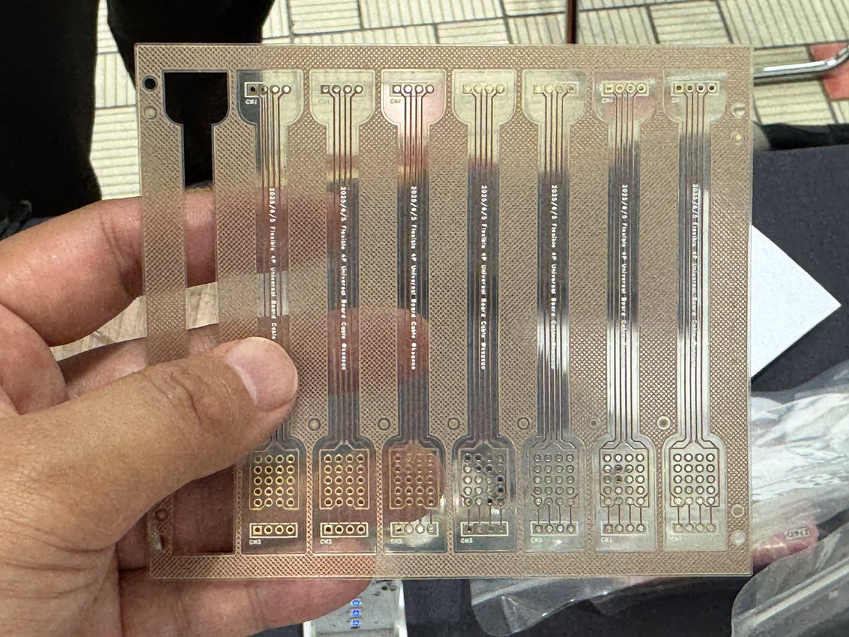 からあげ (@karaage0703) on Twitter photo ミクミンPさんに教えてもらった、安く作れるJLCPCBの透明フレキ。ブラウザで設計から発注までできて、このくらいなら1個あたり100円台らしいです。すごい時代 #NT金沢 ミクミンPさんに教えてもらった、安く作れるJLCPCBの透明フレキ。ブラウザで設計から発注までできて、このくらいなら1個あたり100円台らしいです。すごい時代 #NT金沢