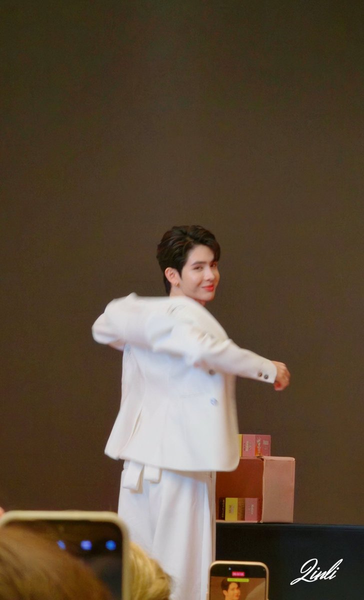 71q0OA7yzg75216's tweet photo. 【20250621】MidatoxJamesSu
Sexy baby.Finally, is it shy?

#JamesSu
#JYS
@Jamessu_w https://t.co/O0ePwOb84h