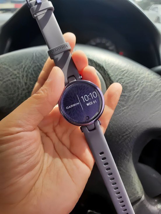 7/8 dari 10 wanita tak suka jam yang nampak bulky , but this one confirm auto senyum sebab look feminin, classy dan elegant ! ⌚

ladiessssss, tag your love one before they hide this thread from you ! 😝