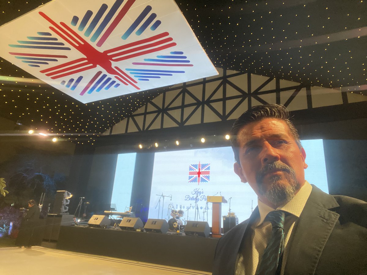 Enrique_JEGA's tweet image. Celebrar al Rey Charles III es honrar los lazos Perú–Reino Unido y su visión común de respeto, desarrollo e innovación. #KingBirthdayParty #EGArbulu #PeruUK #DiplomaciaEconómica #DesarrolloSostenible #RelacionesBilaterales #UkInPeru #Britcham