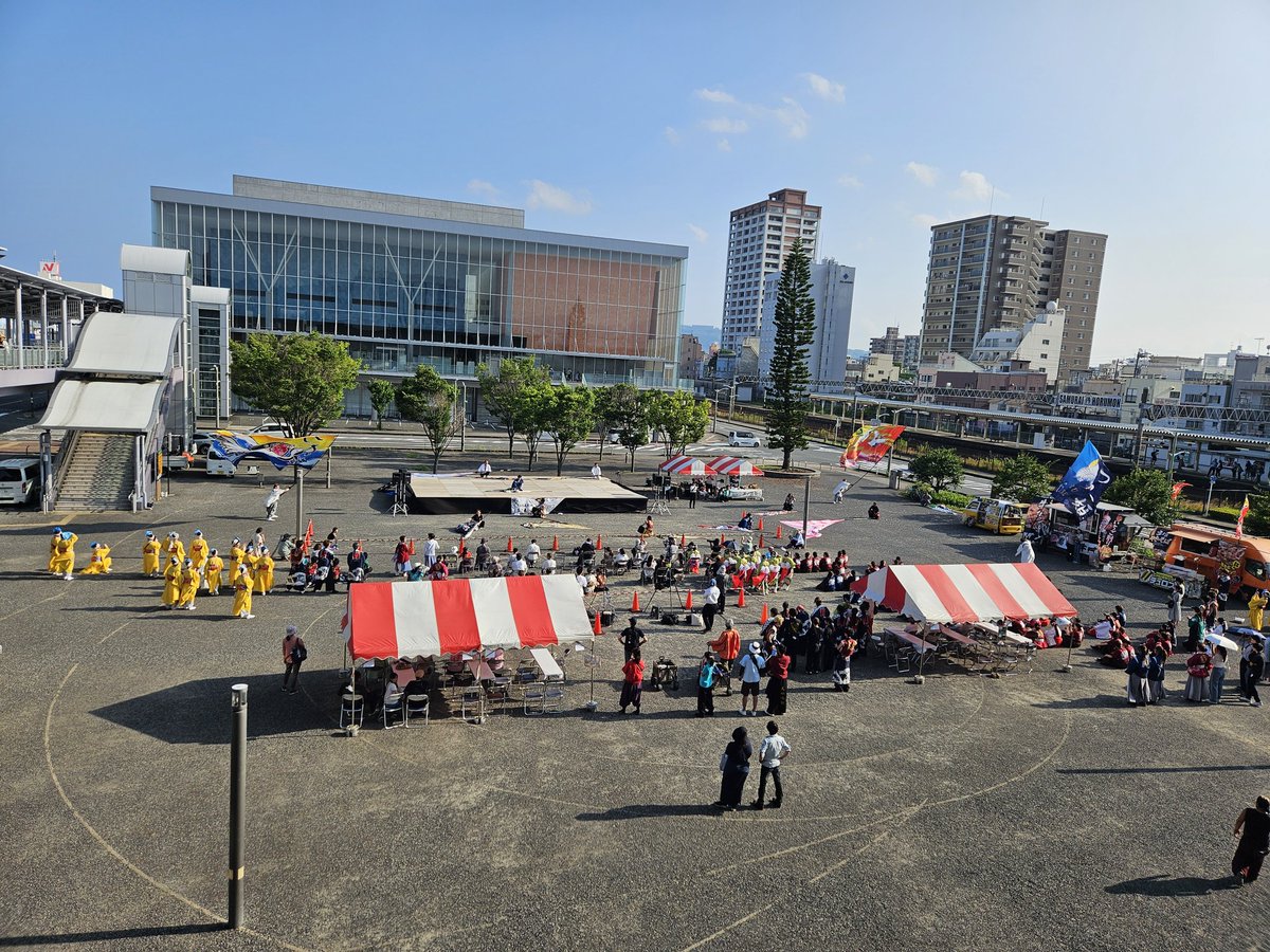 chanokuni_fes's tweet photo. フラフショーが終了しました！
とても力強くて元気をもらえましたね💪
ラストは総踊り❗是非奮ってご参加ください❗✨
#良さ来い茶ノ国祭り
#茶ノ国祭り https://t.co/gx5ctxkPVl