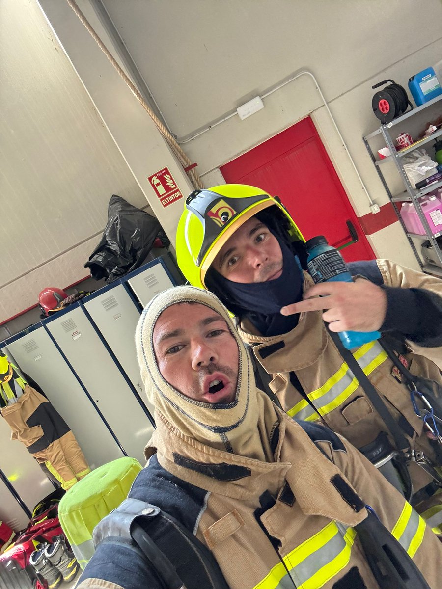 CharlieRom77's tweet photo. Vaya semanita!♥️   🔥🚒💨 https://t.co/8IrAngj2P4