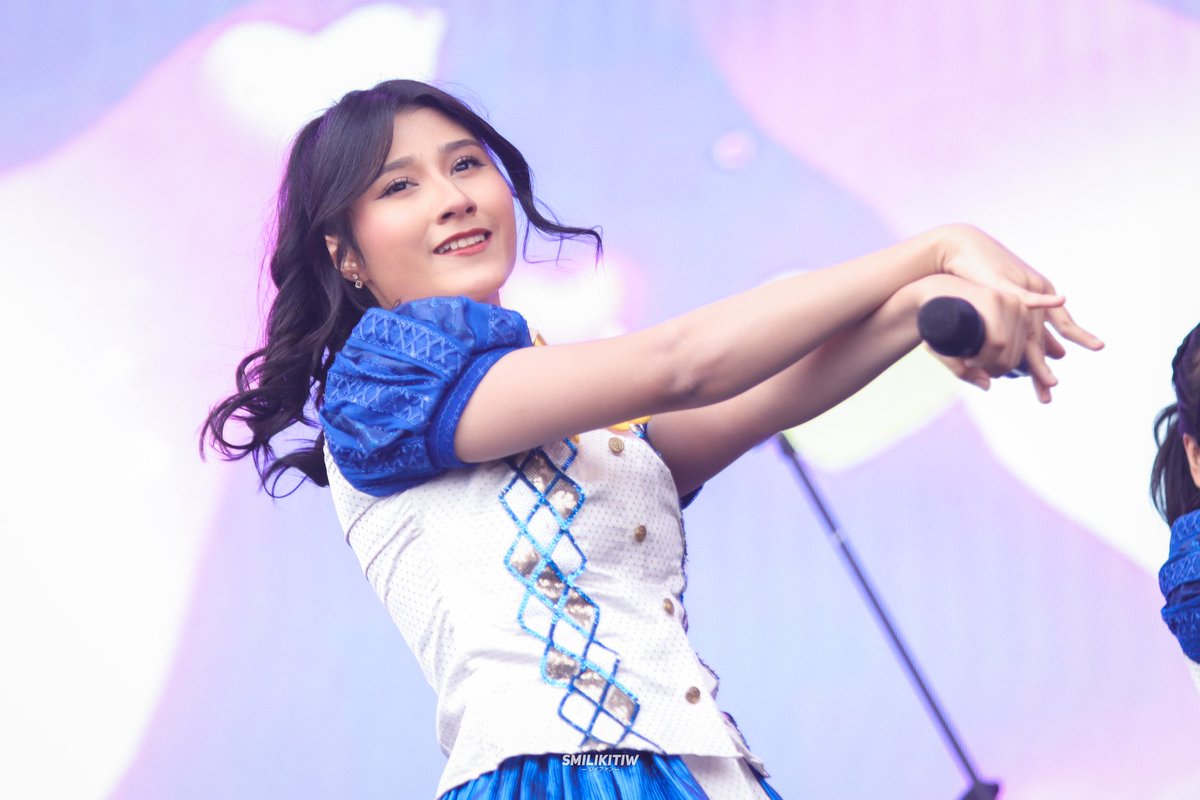 smilikitiwwww's tweet photo. Raishaa 🤗

— @SW_RaishaJKT48
📍JAKARTA E-PRIX 2025
[25.06.21] 

#Smilikitiwwww #RAISHA https://t.co/MVIElhauEr