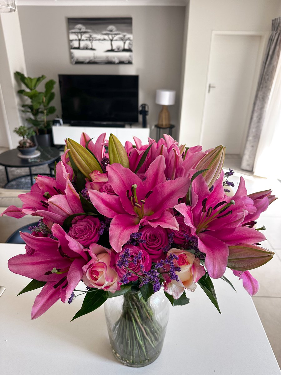 Life updates 🙂‍↕️
Ever wondered where this 🌸 emojie came from? 

#WeAreBurgeon