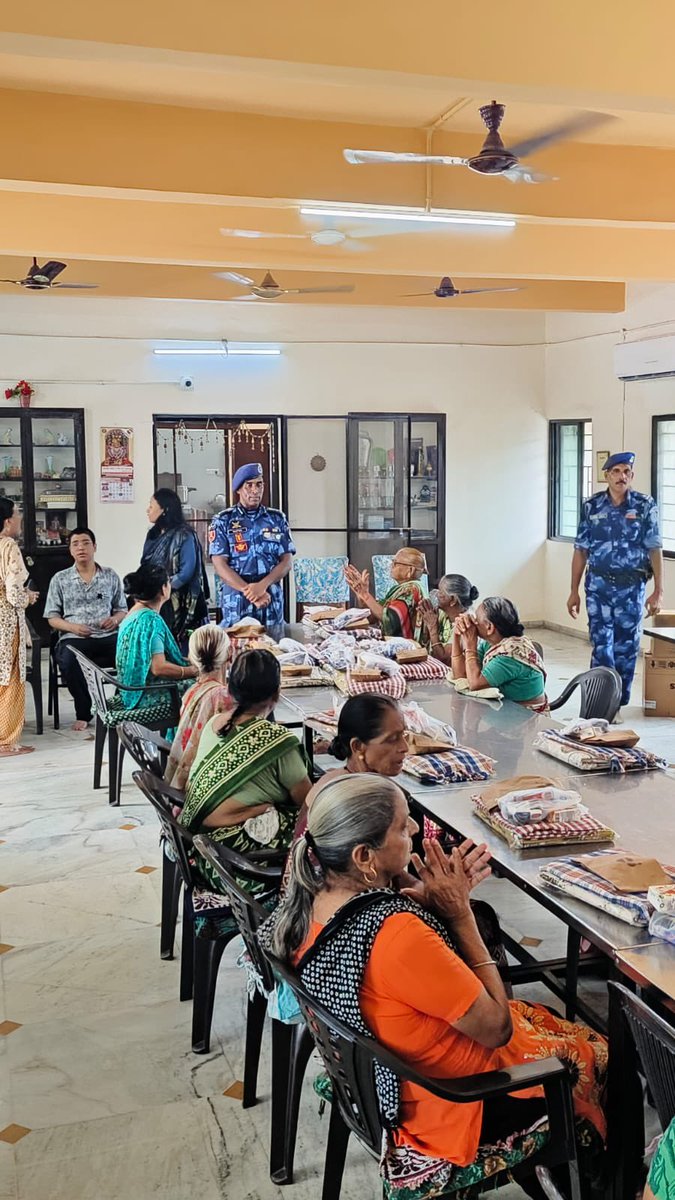 100bnraf's tweet photo. With compassion and care, 100 RAF brought smiles to 33 elderly women at Aastha Foundation Old Age Home, Ahmedabad. Comfort kits &amp; toiletries, linens, healthy drinks &amp; snacks were distributed. Officers  engaged warmly, listening to their stories and concerns. @RAFCRPF @crpfindia https://t.co/jRs65A4Pni
