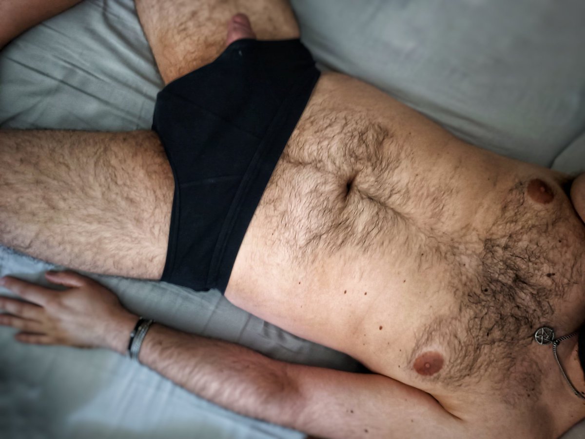 Quando ti svegli la domenica con la voglia di fare stretching ad un bel 🍑