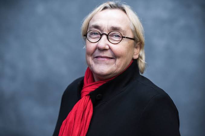 Dit is echt verdrietig nieuws. We waren het zeker de laatste maanden niet altijd eens. Ik wilde de fusie en <a href="/lutzjacobi/">Lutz Jacobi</a> de sociaal- democratie overeind houden. Lutz heeft gisteravond haar lidmaatschap opgezegd als gevolg van het <a href="/gl_pvda/">GroenLinks-PvdA</a> congres.