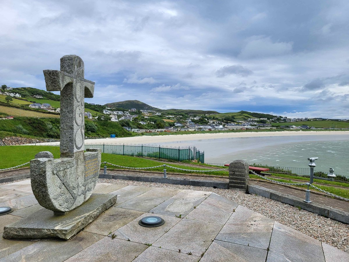 View from Downings Pier, Donegal.
inishview.com/activity/downi…