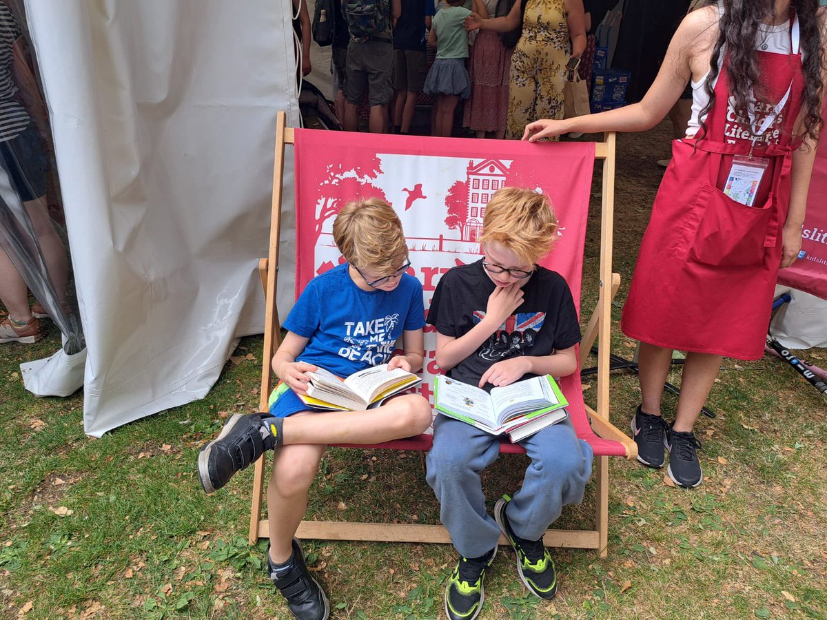 🌞GOOD MORNING!🌞 

It’s Day 2 of our favourite children’s literature festival 🎪and it’s gearing up to be another FANTASTIC one! 

See you soon 😍

#Barnes #event #bclf2025 #books