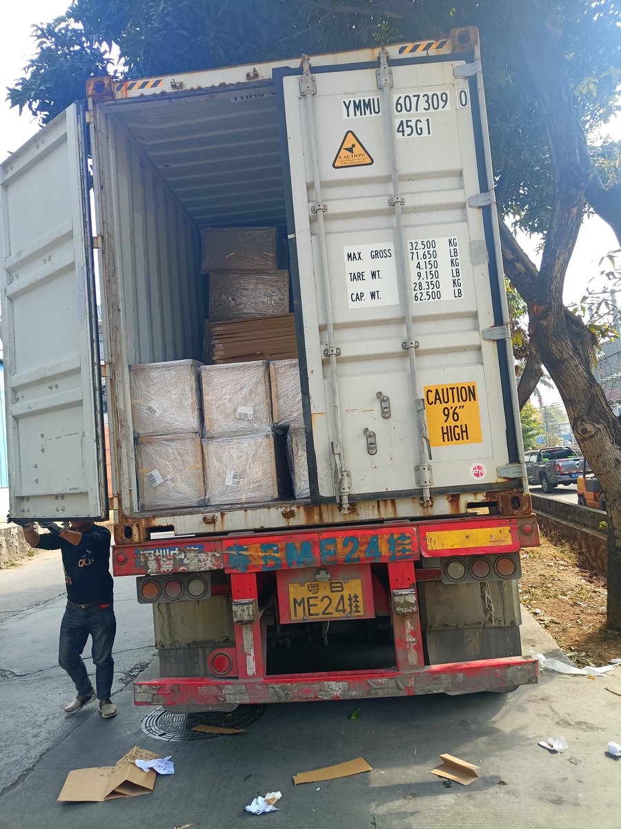 FMLWOODCABINET's tweet photo. 🚚💨 Just shipped my furniture! Hope they don’t have a wild party in the truck! 🎉🛋️ If they come back with new friends, I’m charging rent! #FurnitureAdventures #ShippingShenanigans #FMLWoodenfurniture #fyp #foryou 😂🪑 https://t.co/jM4OtSpy5l