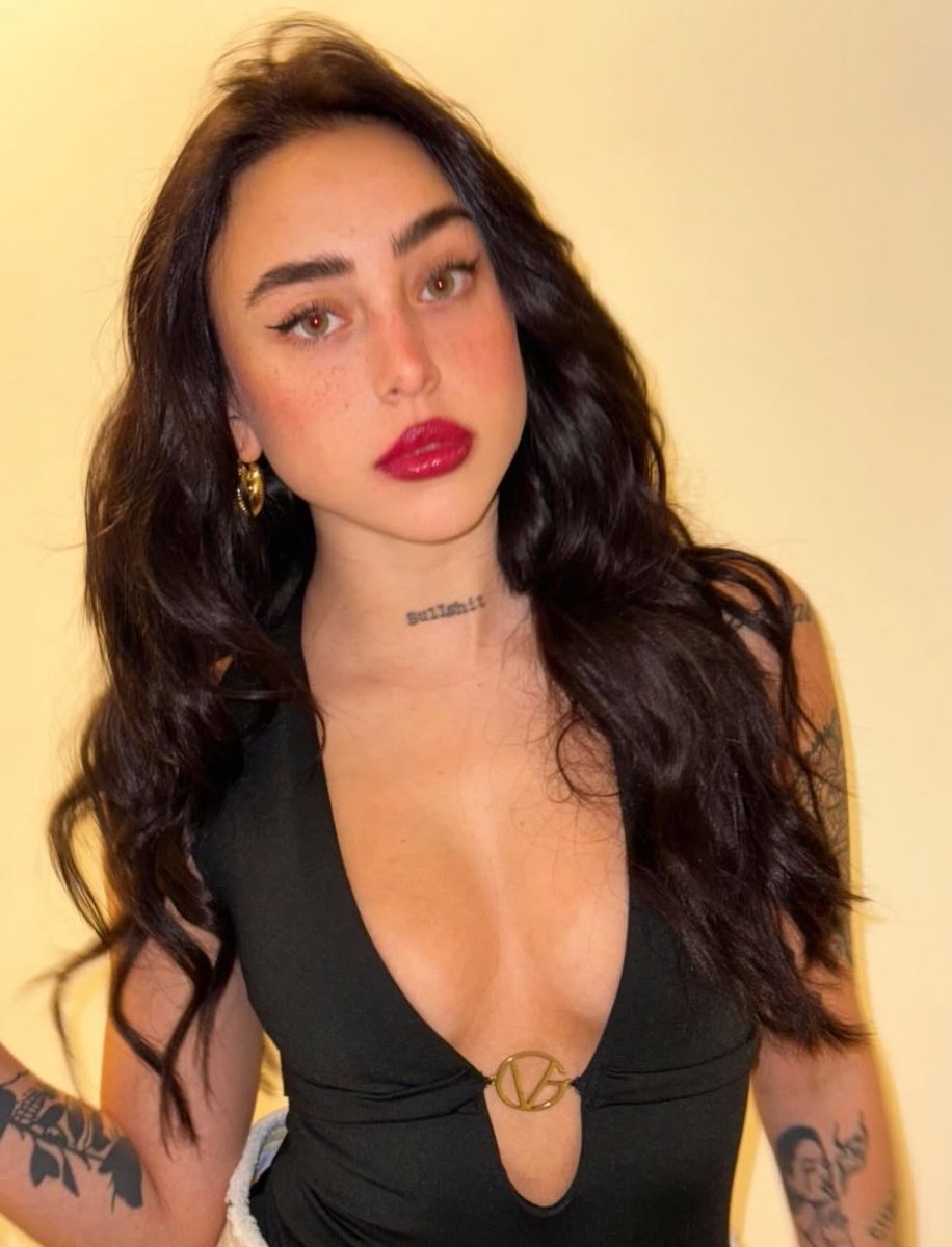 GuapasX's tweet photo. dime una argentina más guapa que Nicki Nicole https://t.co/oCwcy7zP5B