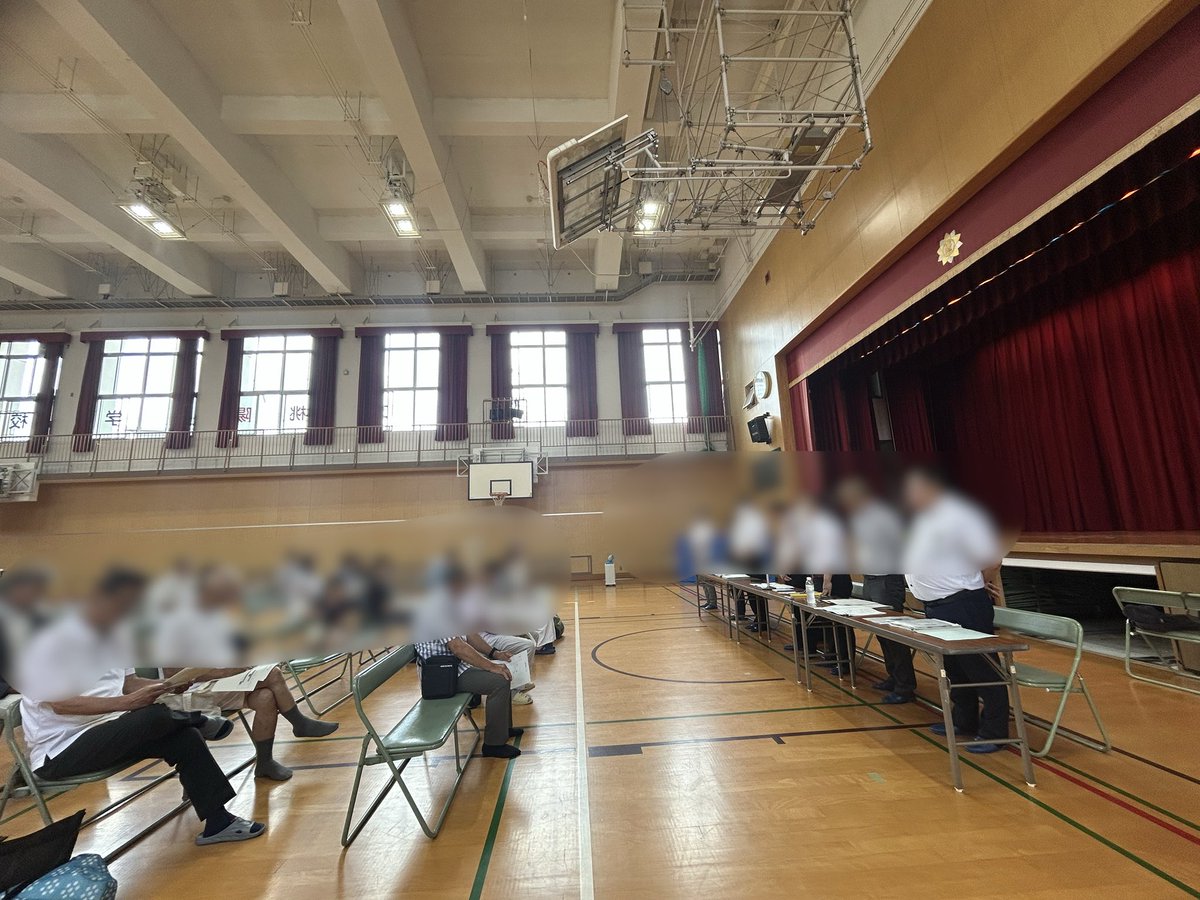 昨日は桃陽小学校の校舎建て替えにおける説明会に同席させて頂きました。

学校南の側道については半分は希望通り認定道路から抹消、建て替えの時期も明示されました🏫

一方で、仮設校舎がグランドに建設され2年半はグラウンドが使用不可に。引き続き、この問題について地域の方と連携していきます❗️