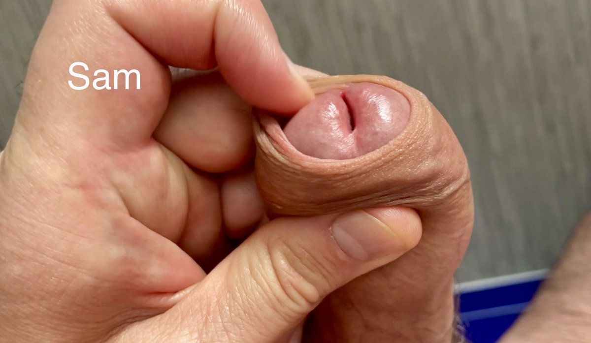 Sam - Sundays are made for relaxing, and what better way than teasing the edge of your #foreskin?
#uncut