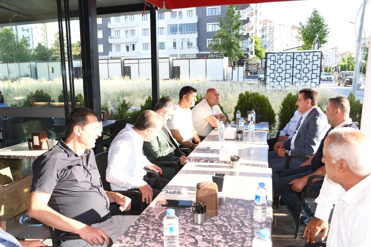 📍 Yeşilyurt, Çilesiz – Dakase Simit &amp; Cafe

AK Parti Yeşilyurt İlçe Başkanımız Sayın Ramazan Yaylacı ile birlikte, Dakase Simit &amp; Cafe işletmecisi Sayın Turan Kopal’ı ziyaret ettik.

Nazik ev sahipliği için kendisine teşekkür ediyor, bol ve bereketli kazançlar diliyorum.